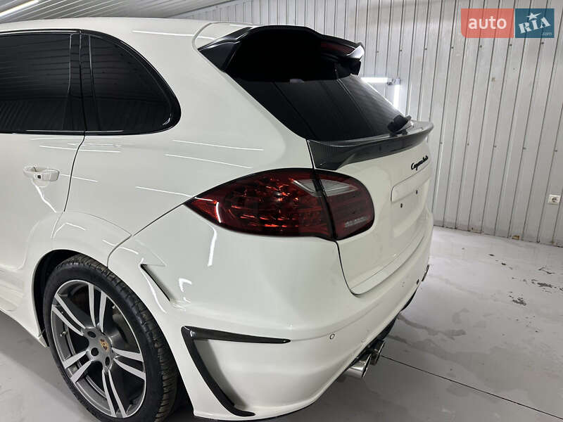 Позашляховик / Кросовер Porsche Cayenne 2011 в Чернівцях