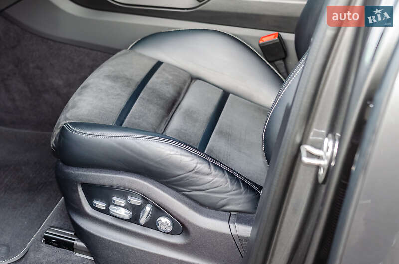 Внедорожник / Кроссовер Porsche Cayenne 2021 в Киеве