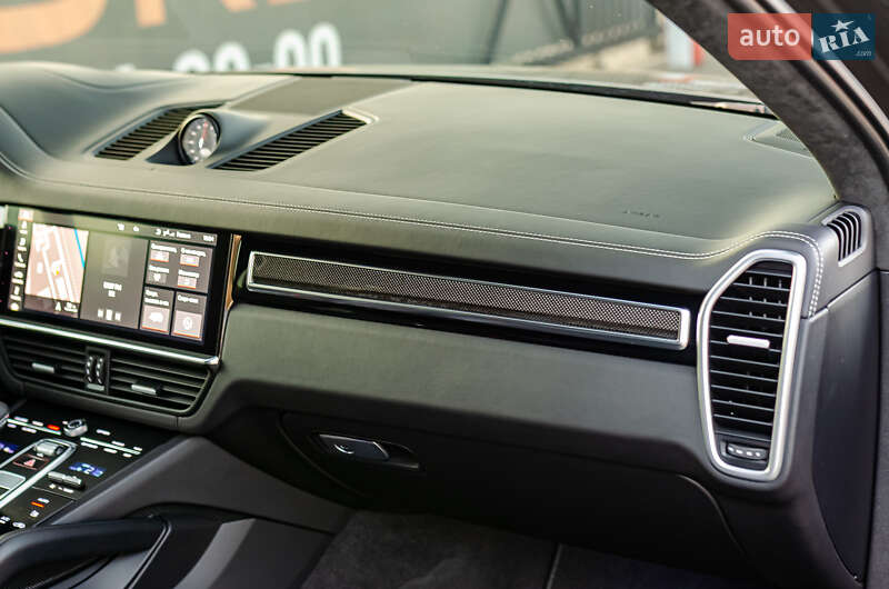 Внедорожник / Кроссовер Porsche Cayenne 2021 в Киеве