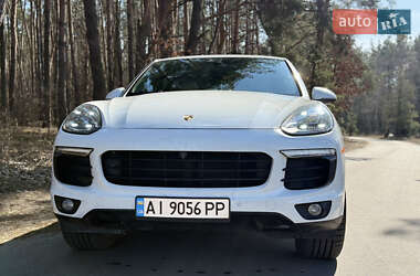 Внедорожник / Кроссовер Porsche Cayenne 2016 в 