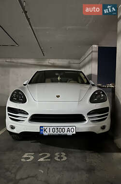 Позашляховик / Кросовер Porsche Cayenne 2013 в 