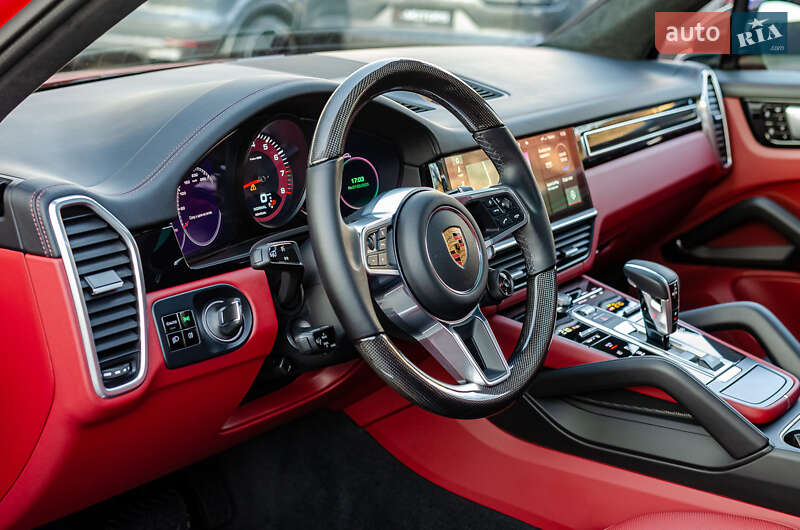 Внедорожник / Кроссовер Porsche Cayenne 2020 в Киеве