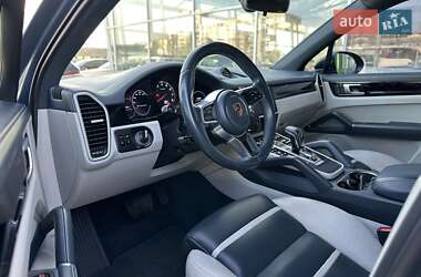 Позашляховик / Кросовер Porsche Cayenne 2019 в 