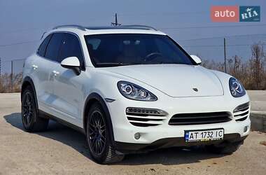 Позашляховик / Кросовер Porsche Cayenne 2013 в Чернівцях