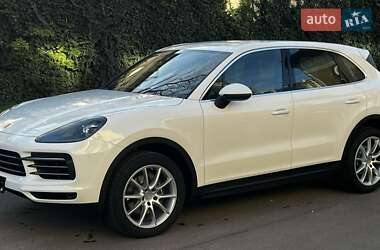 Внедорожник / Кроссовер Porsche Cayenne 2021 в 