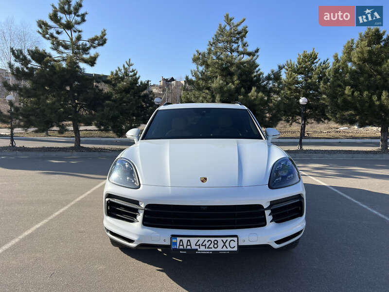 Внедорожник / Кроссовер Porsche Cayenne 2019 в Киеве