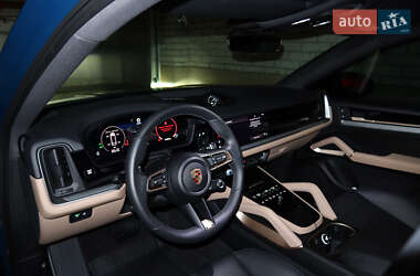 Позашляховик / Кросовер Porsche Cayenne 2023 в 