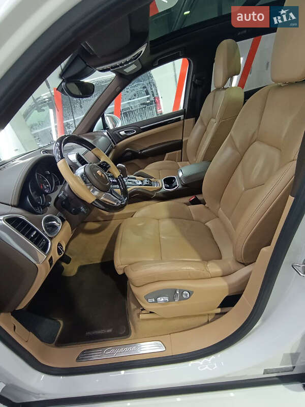 Внедорожник / Кроссовер Porsche Cayenne 2015 в Одессе