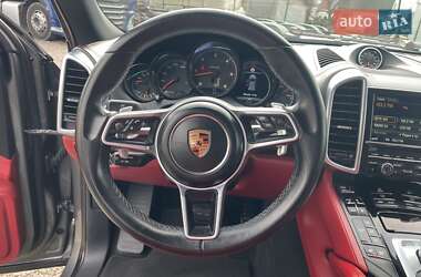 Внедорожник / Кроссовер Porsche Cayenne 2016 в 