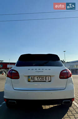 Внедорожник / Кроссовер Porsche Cayenne 2010 в 