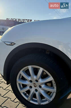 Внедорожник / Кроссовер Porsche Cayenne 2010 в 