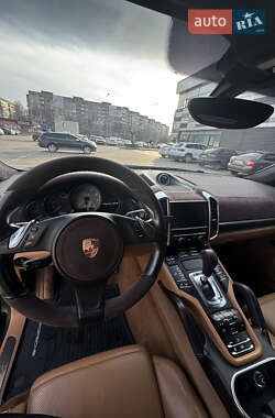 Внедорожник / Кроссовер Porsche Cayenne 2013 в Черкассах