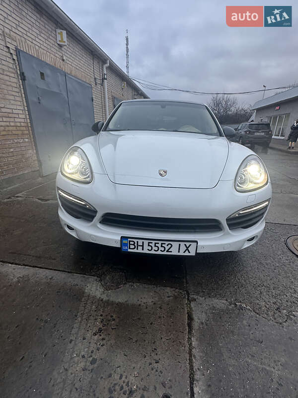Позашляховик / Кросовер Porsche Cayenne 2014 в Ізмаїлі