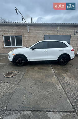 Внедорожник / Кроссовер Porsche Cayenne 2014 в 