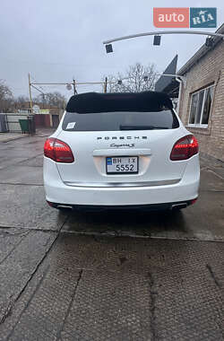 Внедорожник / Кроссовер Porsche Cayenne 2014 в 