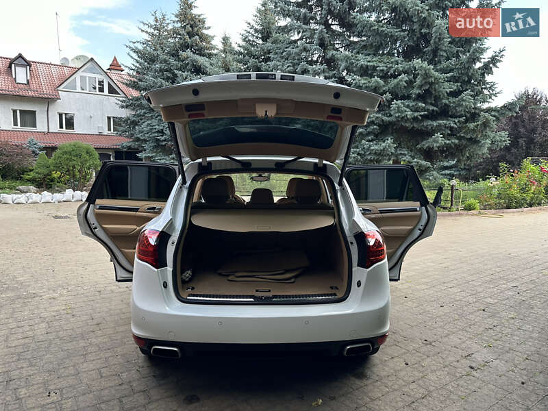 Позашляховик / Кросовер Porsche Cayenne 2013 в Одесі