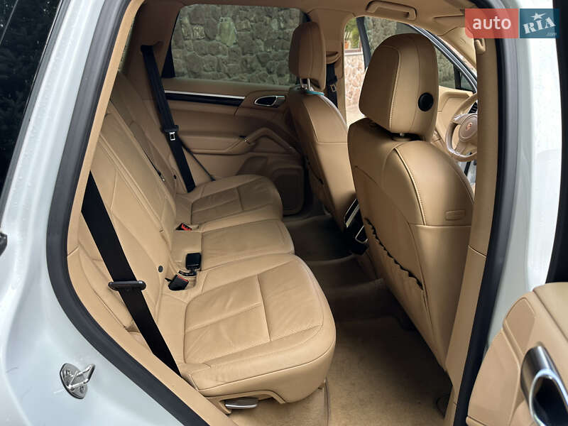 Позашляховик / Кросовер Porsche Cayenne 2013 в Одесі