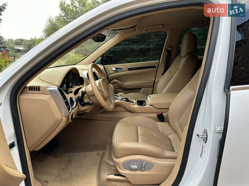 Позашляховик / Кросовер Porsche Cayenne 2013 в Одесі