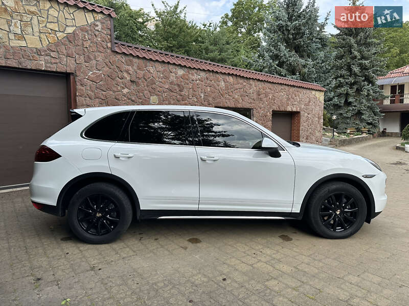 Позашляховик / Кросовер Porsche Cayenne 2013 в Одесі