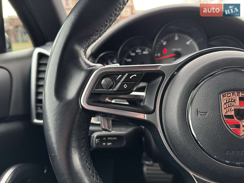 Внедорожник / Кроссовер Porsche Cayenne 2016 в Киеве