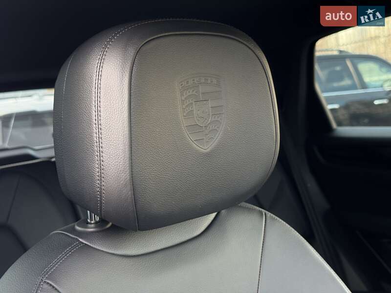 Внедорожник / Кроссовер Porsche Cayenne 2018 в Киеве