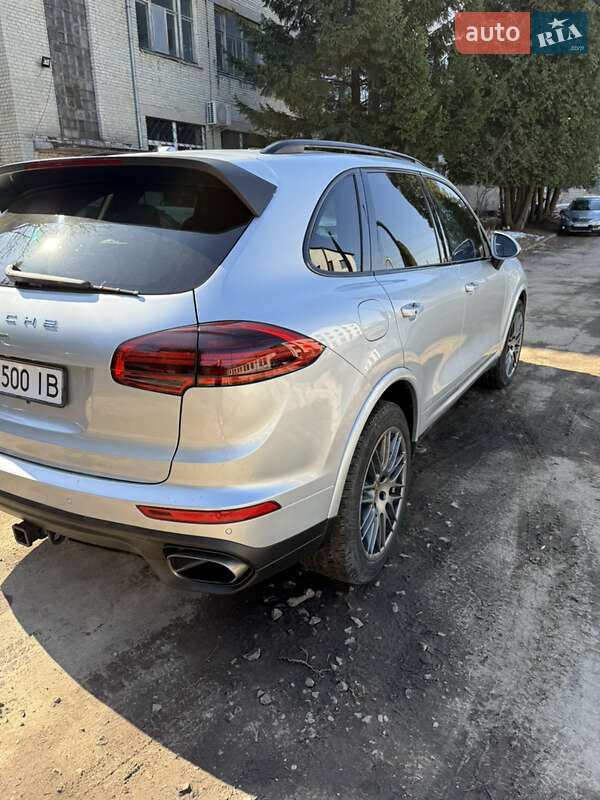 Внедорожник / Кроссовер Porsche Cayenne 2017 в Львове