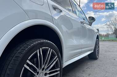 Внедорожник / Кроссовер Porsche Cayenne 2015 в 