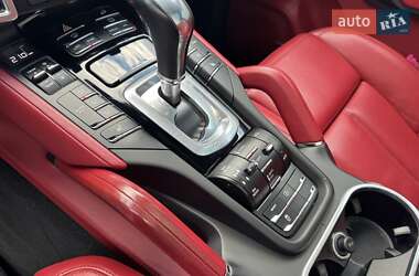 Внедорожник / Кроссовер Porsche Cayenne 2015 в 