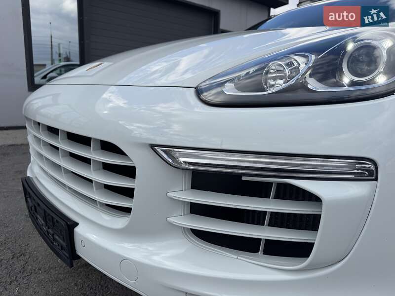 Позашляховик / Кросовер Porsche Cayenne 2015 в Тернополі