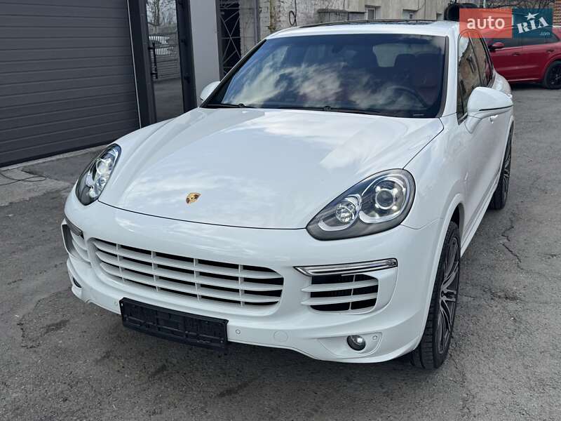 Позашляховик / Кросовер Porsche Cayenne 2015 в Тернополі