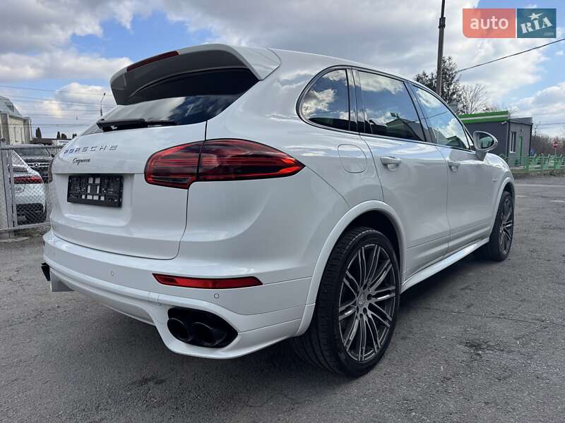 Позашляховик / Кросовер Porsche Cayenne 2015 в Тернополі