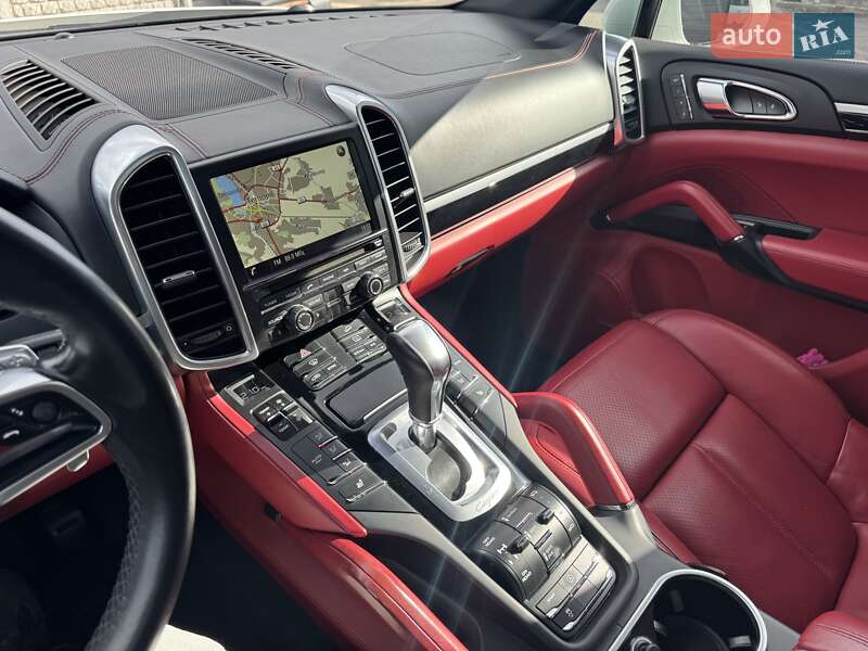 Позашляховик / Кросовер Porsche Cayenne 2015 в Тернополі