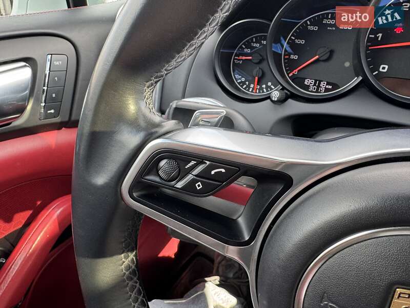 Внедорожник / Кроссовер Porsche Cayenne 2015 в Тернополе