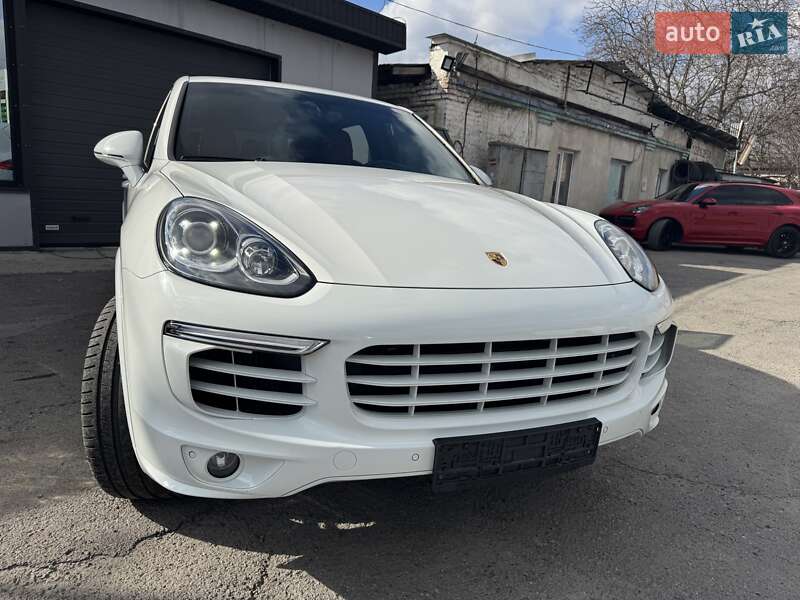 Позашляховик / Кросовер Porsche Cayenne 2015 в Тернополі
