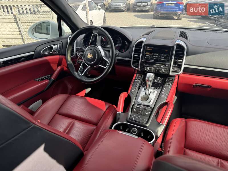 Позашляховик / Кросовер Porsche Cayenne 2015 в Тернополі