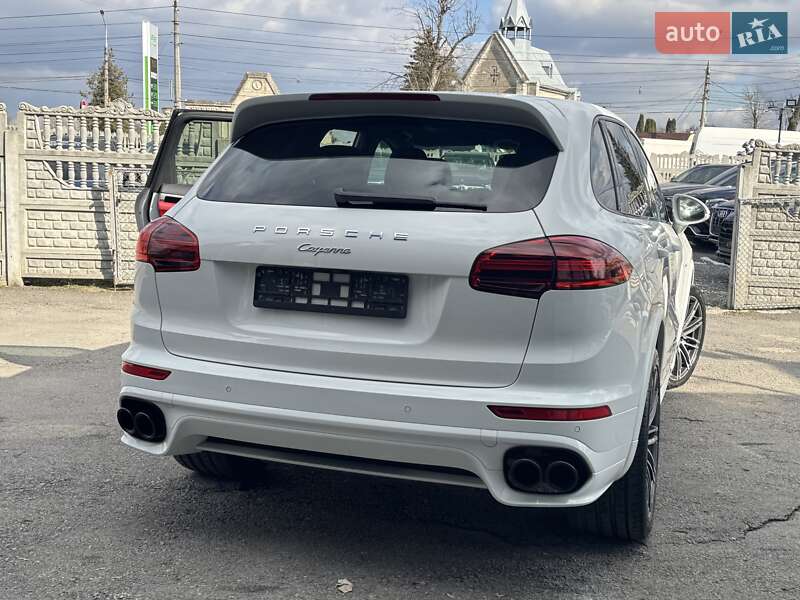 Позашляховик / Кросовер Porsche Cayenne 2015 в Тернополі