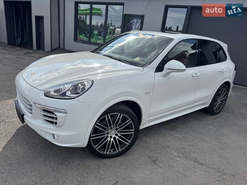 Позашляховик / Кросовер Porsche Cayenne 2015 в Тернополі