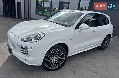 Внедорожник / Кроссовер Porsche Cayenne 2015 в 