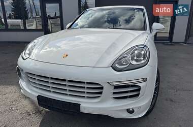 Внедорожник / Кроссовер Porsche Cayenne 2015 в 