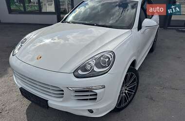 Внедорожник / Кроссовер Porsche Cayenne 2015 в 