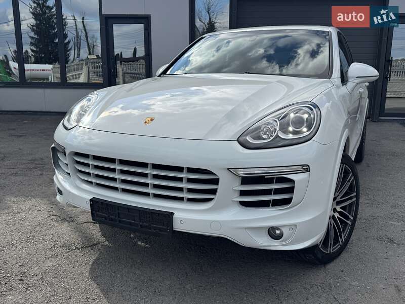 Позашляховик / Кросовер Porsche Cayenne 2015 в Тернополі