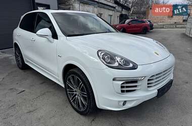 Внедорожник / Кроссовер Porsche Cayenne 2015 в 