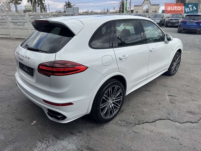 Позашляховик / Кросовер Porsche Cayenne 2015 в Тернополі
