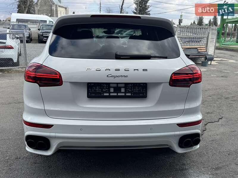 Позашляховик / Кросовер Porsche Cayenne 2015 в Тернополі