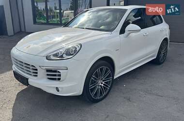 Внедорожник / Кроссовер Porsche Cayenne 2015 в 