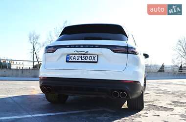 Позашляховик / Кросовер Porsche Cayenne 2018 в 
