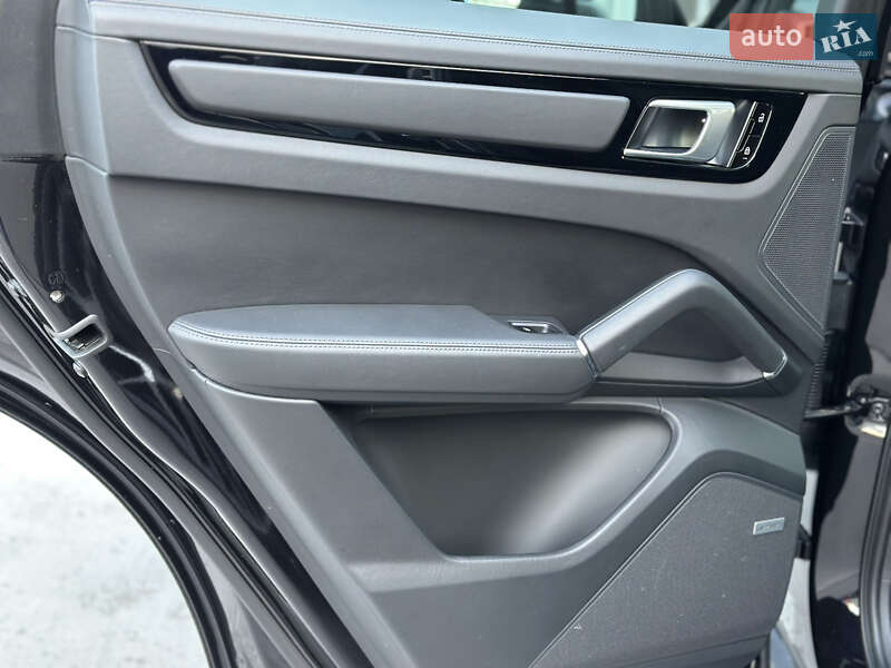 Внедорожник / Кроссовер Porsche Cayenne 2019 в Киеве фото 59 Внедорожник / Кроссовер Porsche Cayenne 2019 в Киеве