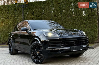 Позашляховик / Кросовер Porsche Cayenne 2024 в 