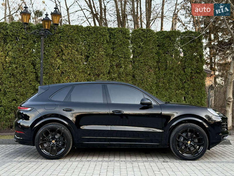 Внедорожник / Кроссовер Porsche Cayenne 2024 в Львове