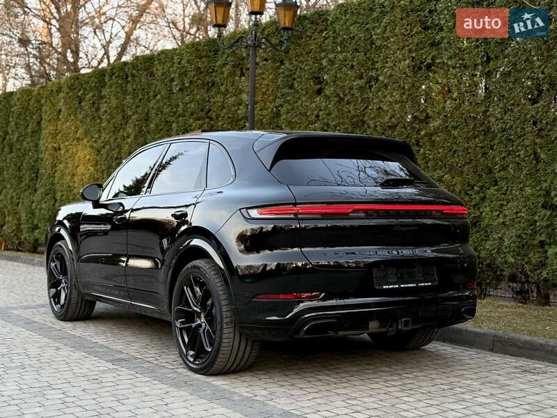 Внедорожник / Кроссовер Porsche Cayenne 2024 в Львове